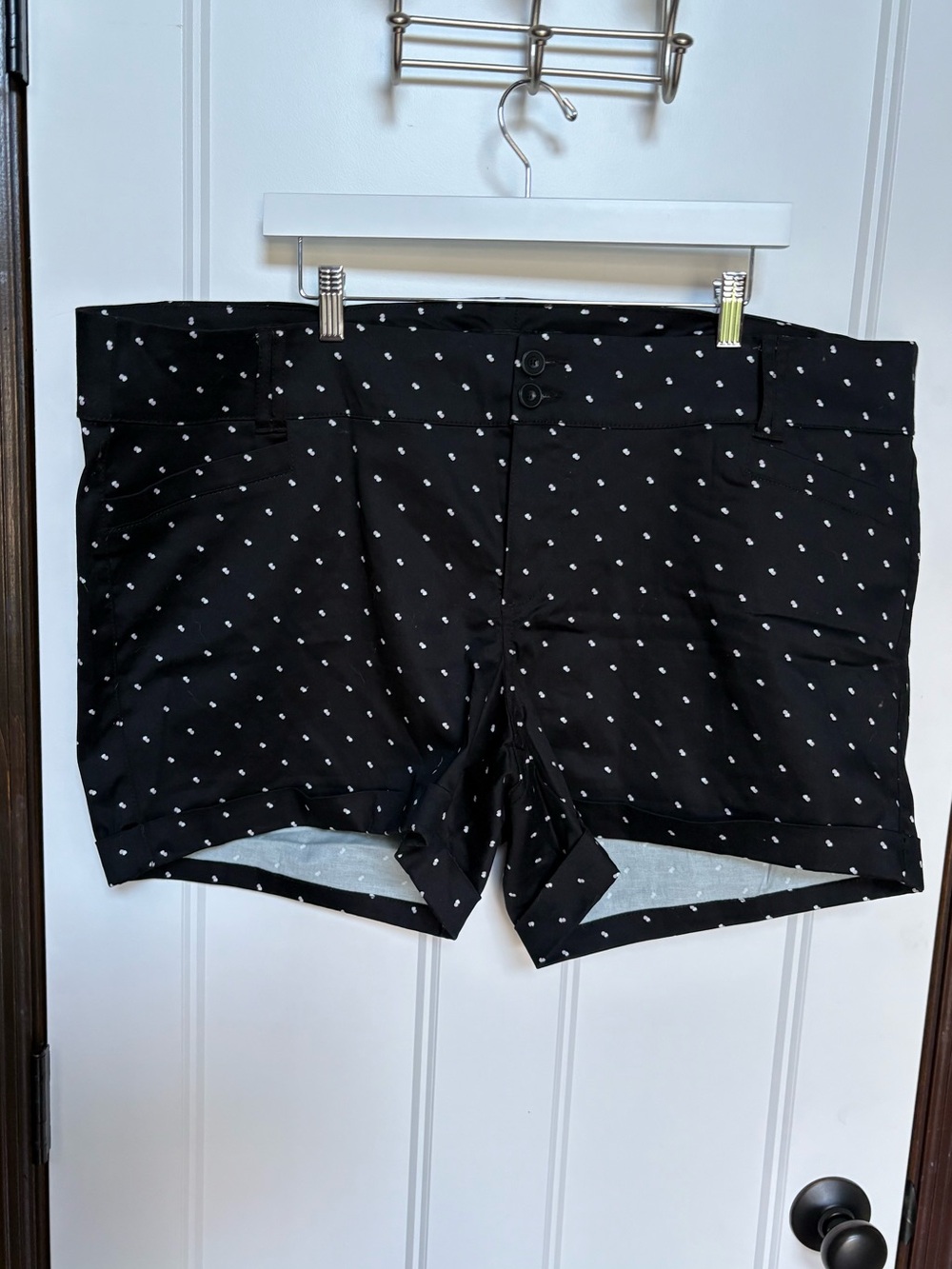 Torrid Black Polka Dot Cuffed Chino Shorts Double Button sz 24